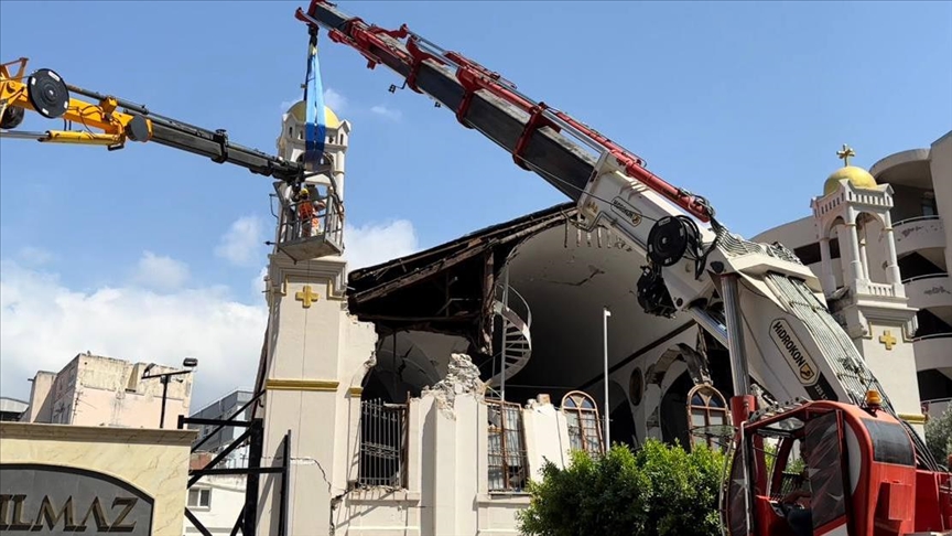 İskenderun’da ağır hasar gören