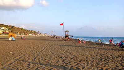 İlimiz Samandağ kıyısındaki Çevlik, Deniz, Meydan bölgeleri yüzme alanları olarak