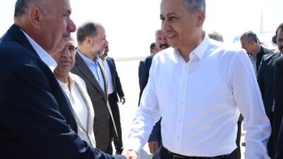 İçişleri Bakanı Ali Yerlikaya, Hatay’ı ziyaret ederek konteyner kentlerde kalan