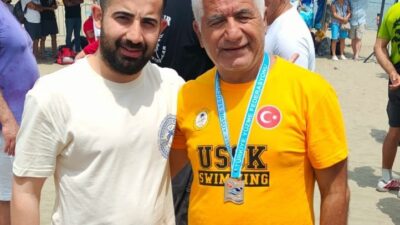 Kamil Köseoğlu ve oğlu FİRUZ; Uluslararası yüzme yarışmalarında 3 BİRİNCİLİK,3