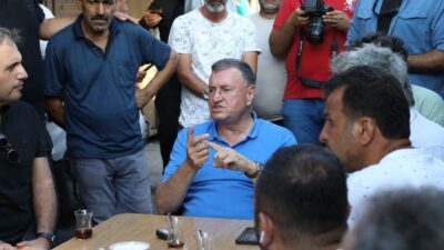 Hatay Büyükşehir Belediye Başkanı Lütfü Savaş fırsat buldukça ilçe ve