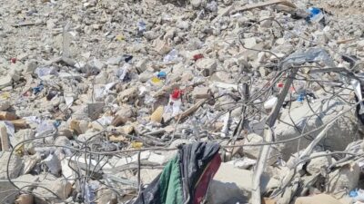 Hatay Barosu üyesi Avukat Ecevit Alkan, yıkılan hukuk bürosunun ardından