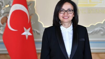Yalova Valiliğine atanan Dr.Hülya Kaya, kente gelip makama geçtikten sonra