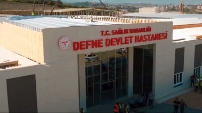 Hatay’da etkili olan yağmurda Defne Devlet Hastanesi’ni su bastı. Hastalar