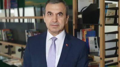 Emekli Tuğgeneral ve Akademisyen Dr. Naim Babüroğlu, Sunucu Simge Fıstıkoğlu’nun