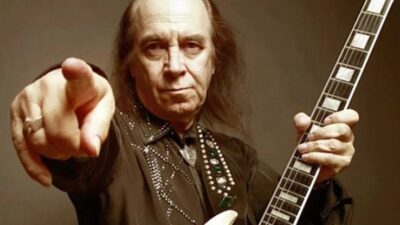 Türk Rock müziğinin efsane ismi Erkin Koray, 82 yaşında hayatını