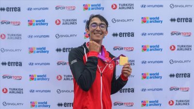 Dünya şampiyonu olan milli okçu Mete Gazoz,