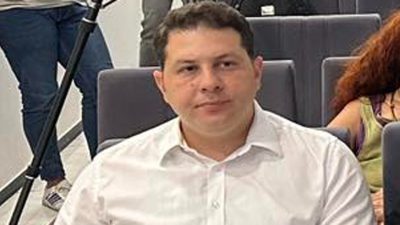 Üniversite öğrencilerinin eğitim sürecini geri ödemesiz bursla destekleyen Arsuz Kültür