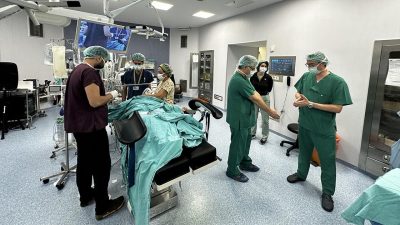 Meme kanseri tedavisi için kemoterapi alması gereken kadından 9 yıl