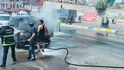 Hatay’ın Belen ilçesinde seyir halindeyken yanan cipte hasar oluştu. Belen-İskenderun