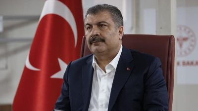 Sağlık Bakanı Fahrettin Koca, Kovid-19’un Eris varyantının Türkiye’de sınırlı sayıda