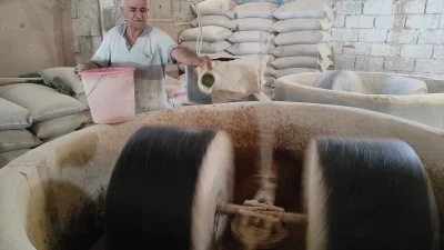  Hatay’ın Dörtyol ilçesinde 52 yaşındaki Ali Andaç, amcasından kalan taş