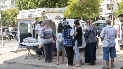 Ekonomik kriz nedeniyle artan yoksulluk, toplumsal belediyecilik anlayışı ile yönetilen