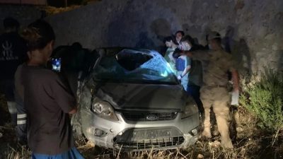 Antakya-Yayladağı yolunun Bozlu kesimindeki kazada 2 kişi yaralandı.