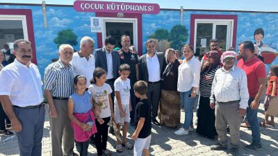 Silivri Belediyesi, ilimiz Kumlu ilçesindeki okul öğrencilerine kırtasiye desteğinde bulunuyor