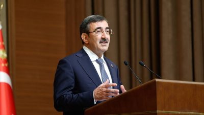 Cumhurbaşkanı Yardımcısı Cevdet Yılmaz: "2026 yılında dolar 47 TL olacak"