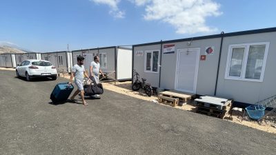 Hatay Valisi Mustafa Masatlı:
- "Öğretmenlerimiz gelmeye başladı. İnşallah 11 Eylül'de