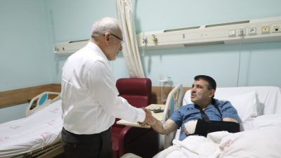 İskenderun Devlet Hastanesi başhekimi geçirdiği kaza sonucu kolunu kırdı. Kolu