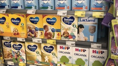 Dörtyol’da bir anne girdiği marketten bebeğine almak istediği Mamayı eteğinin