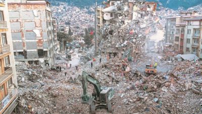 Depremin en fazla yıkıma yol açtığı ilimizde yıkılan binaların enkazının