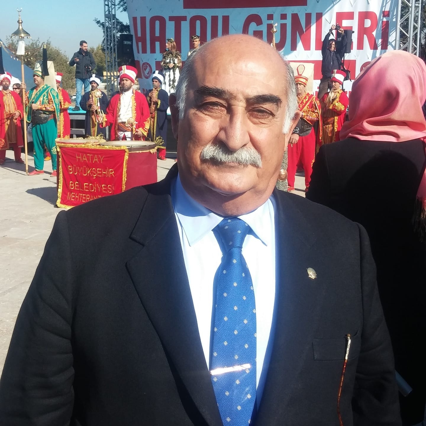 Depremde gencecik oğlunu kaybeden Antakyalı iş insanı, politikacı Hüseyin Kaşgöz, hırsızlıklardan dert yanıyor