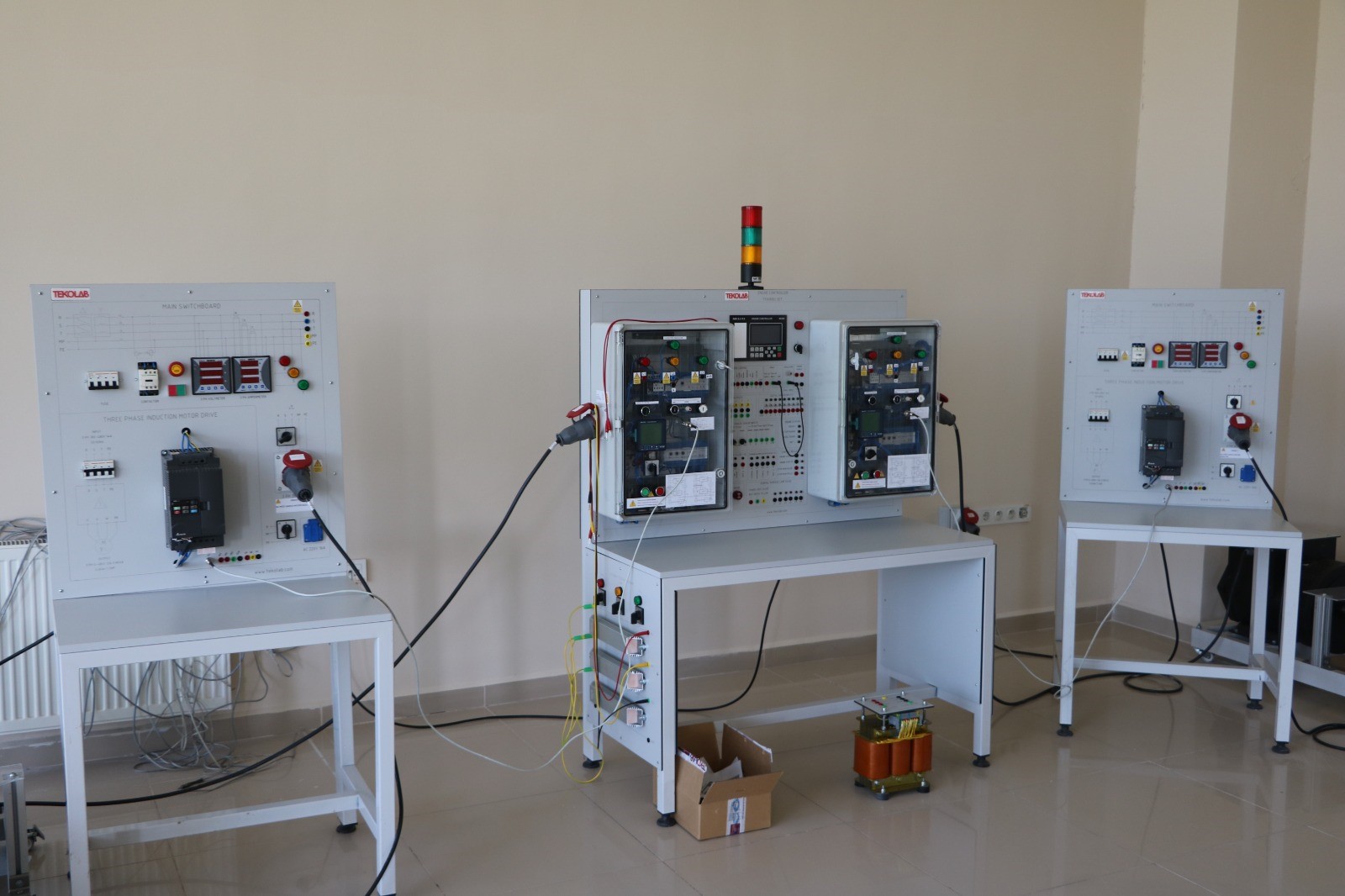 Hataylı iş insanı İSTE’ye Elektroteknik Laboratuvarı kazandırdı