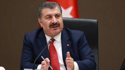 Sağlık Bakanı Fahrettin Koca, üniversitelerin açılmasıyla birlikte toplu yaşanılan yurt,