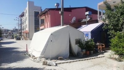 Samandağ Belediye Başkanı yol işgali iddiasıyla Çadır kaldıracağını söylerken, Vatandaş