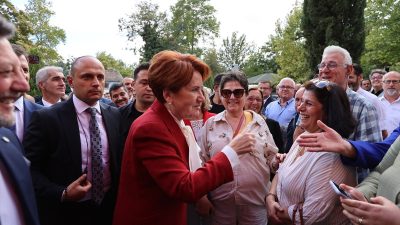 6’lı masayı olaylı bir şekilde terkedip sonra geri dönen ve