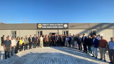 Hatay adliyesi karşısındaki Hatay Barosu’na ait ek binasının açılışı gerçekleştirildi.