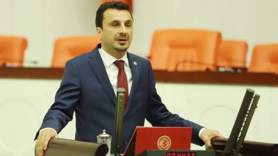 Üniversite öğrencilerinin eğitim, barınma ve ulaşım gibi  çözülemeyen sorunlarının yanı