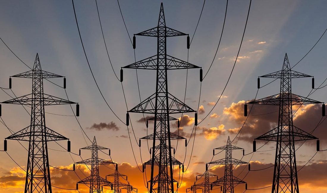 Döviz kurlarında yaşanan artış akaryakıt fiyatlarında artışa neden olurken, elektriğe