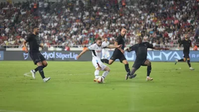 Süper Lig’de 6. haftanın perdesi Hatay’ın Mersin stadyumunda, Trabzonspor’la yaptığı
