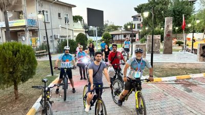 Hatay’ın Erzin ilçesinde bisiklet kulübü üyeleri Gaziler Günü dolayısıyla bisiklet