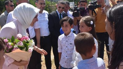Aile ve Sosyal Hizmetler Bakanı Mahinur Özdemir Göktaş, yeni eğitim-öğretim