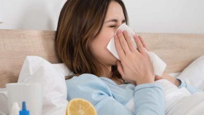 Sonbaharla birlikte mevsimlerin değişmesi sonucu birçok kişi sağlık sorunlarıyla karşı