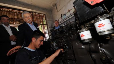 TESK Genel Başkanı Bendevi Palandöken, çıraklık eğitiminin nitelikli insan kaynağı