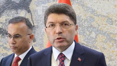 Adalet Bakanı Yılmaz Tunç  Türk Silahlı Kuvvetlerine yönelik iddiaları nedeniyle