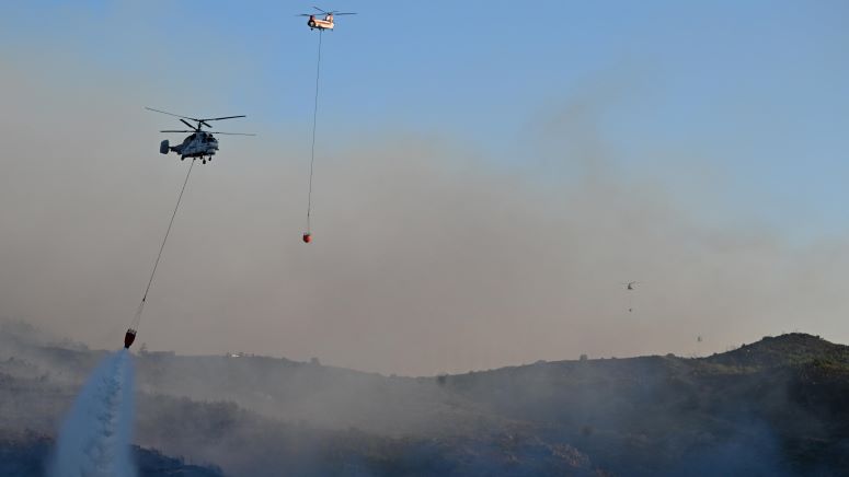 Yangın söndürme helikopteri düştü