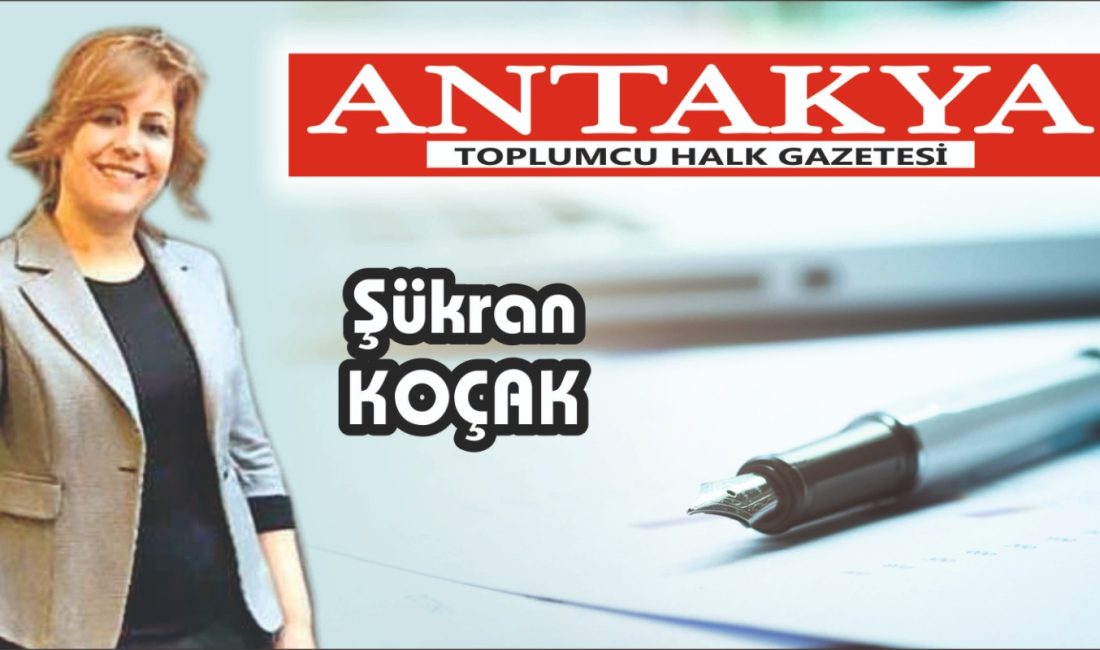 Mavi özgürlüğü gözleriyle, Ateş kırmızısını vatan aşkıyla, Çocuksu tebessümünü umuduyla,