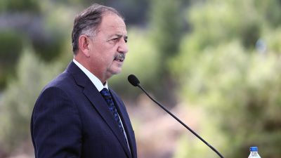 Çevre, Şehircilik ve İklim Değişikliği Bakanı Mehmet Özhaseki, depremzedeler için