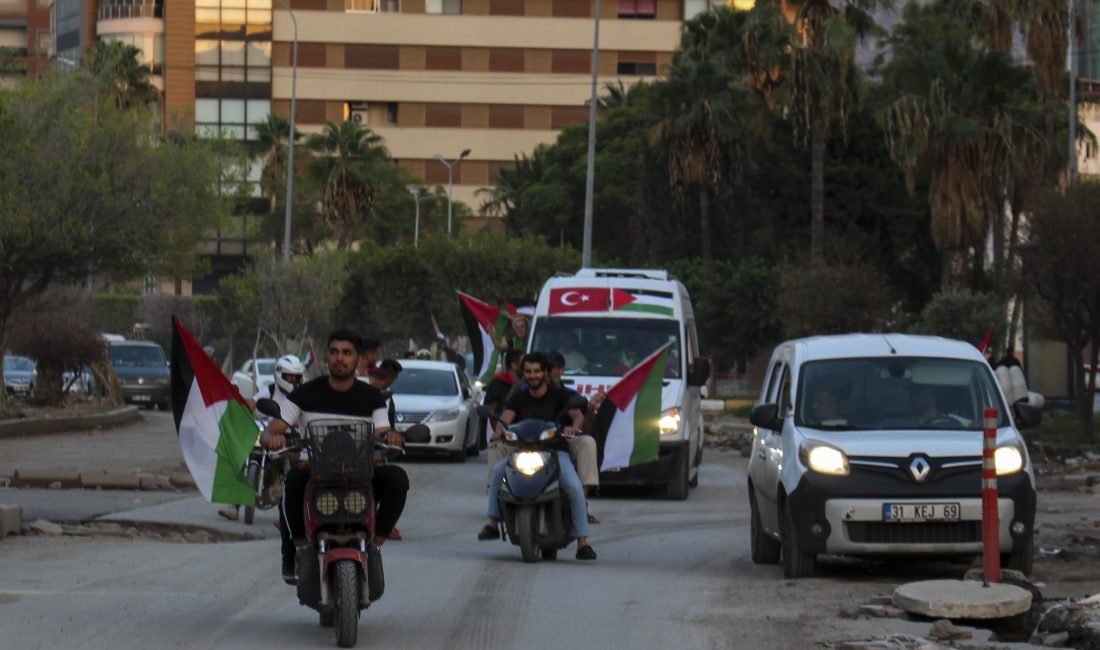 Hatay’ın İskenderun ilçesinde, İsrail’in Filistin’deki saldırılarına tepki göstermek