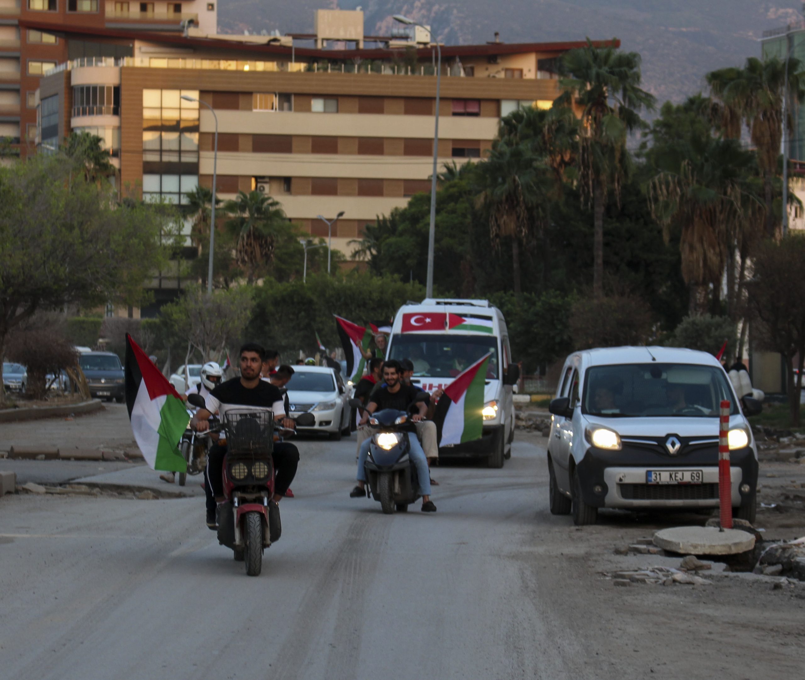 İskenderun’da Filistin’e Destek Konvoyu Düzenlendi