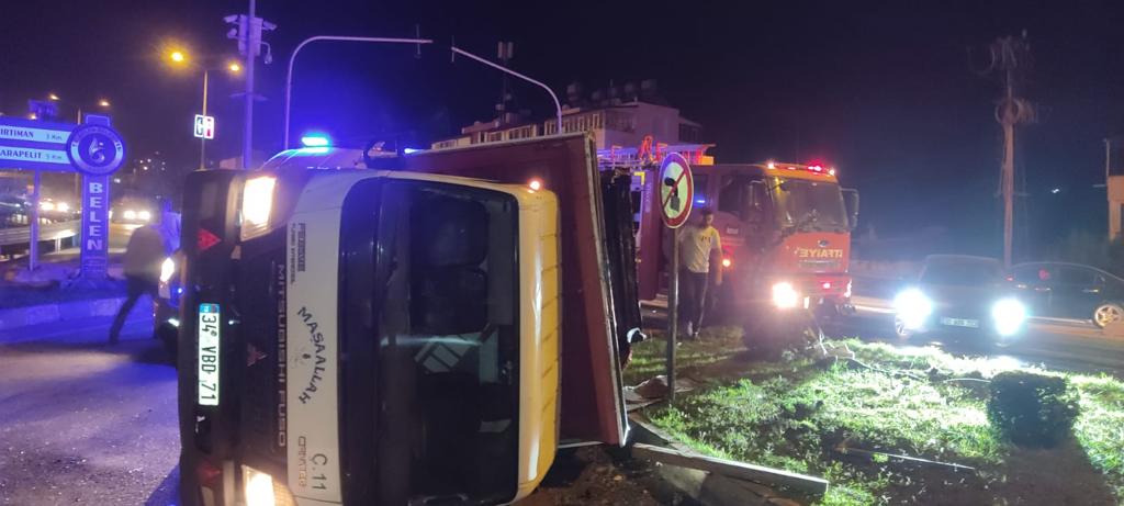 Hatay’ın Belen ilçesinde tırın sinyalizasyonda bekleyen kamyona çarpması sonucu 1