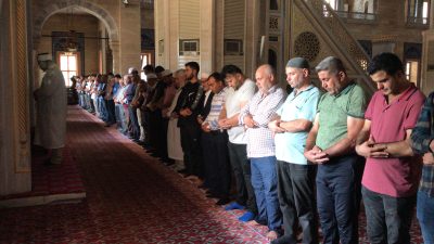 Hatay‘ın merkez Antakya ilçesindeki TOKİ Resulullah Camisi’nde ve İskenderun ilçesindeki