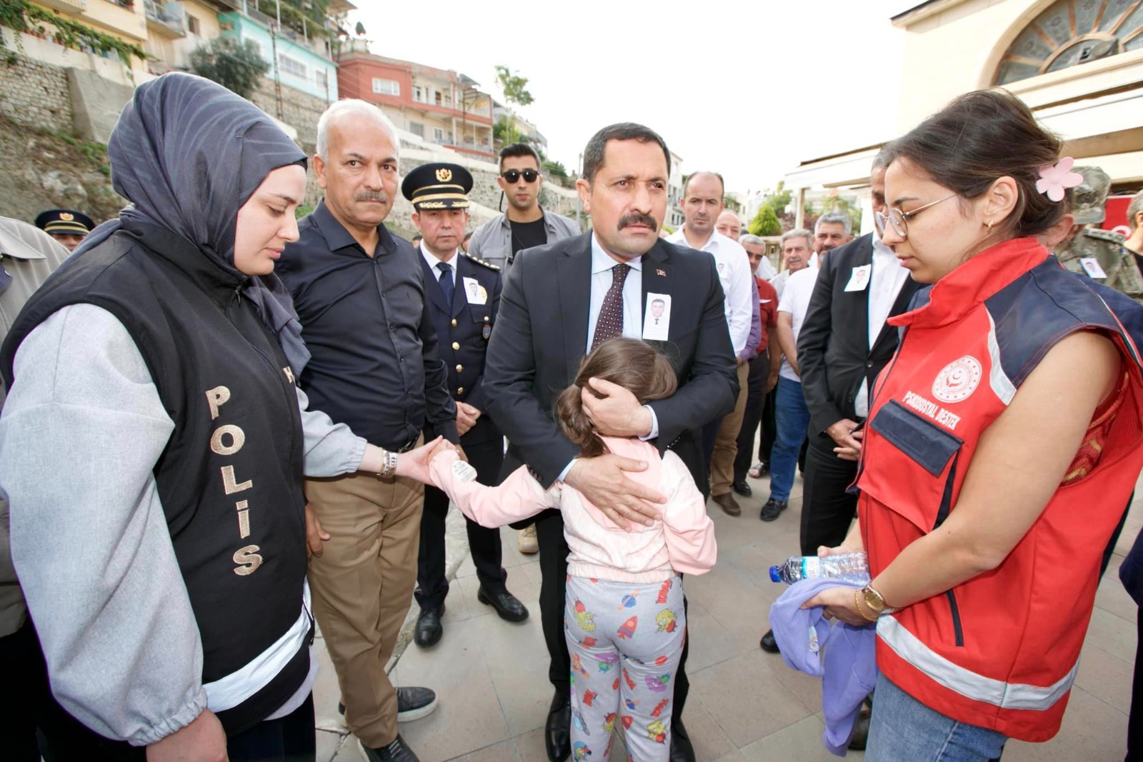 Vali Masatlı şehit ailesini ziyaret etti