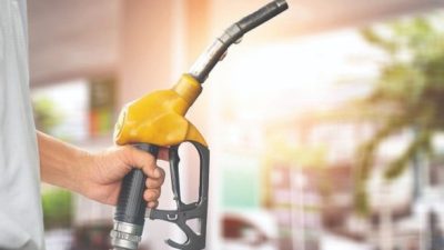 Ortadoğu’da süren çatışmalar benzinde indirime yol açtı.