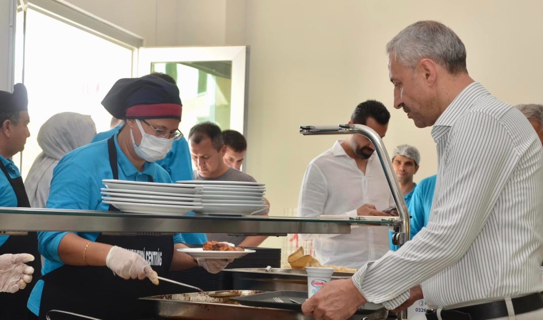 Hatay Mustafa Kemal Üniversitesi rektörü Prof. Dr. Veysel Eren, Üniversite