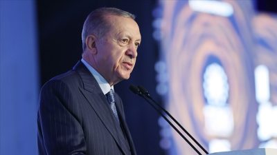 Cumhurbaşkanı Recep Tayyip Erdoğan, Kahramanmaraş merkezli depremlerin yaralarını hızla sardıklarını