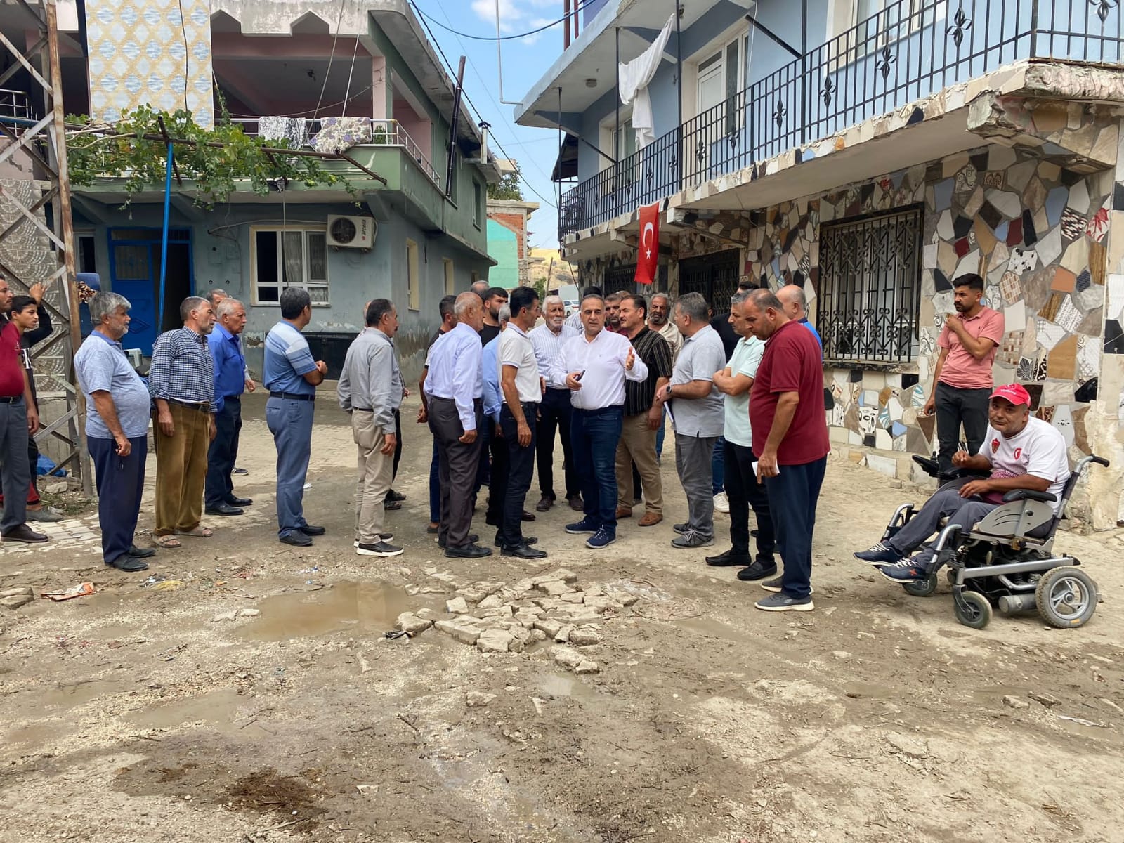 Altınözü’nde yoğun yağışların yaraları sarılıyor